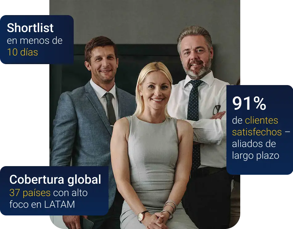 personas ejecutivas mirando hacia el frente