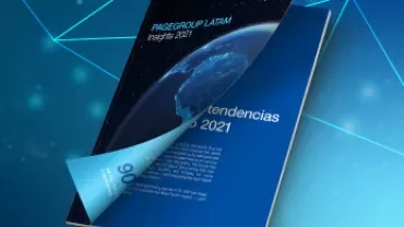 Informe digital con portada de planeta azul y texto 'Tendencias 2021'.