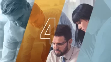 Tres personas colaboran en una oficina, número 4 sobre la imagen.