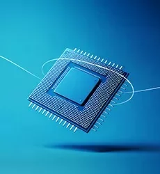 Microchip azul suspendido sobre un fondo azul en degradé, rodeado por una línea blanca que sugiere innovación y conectividad digital.